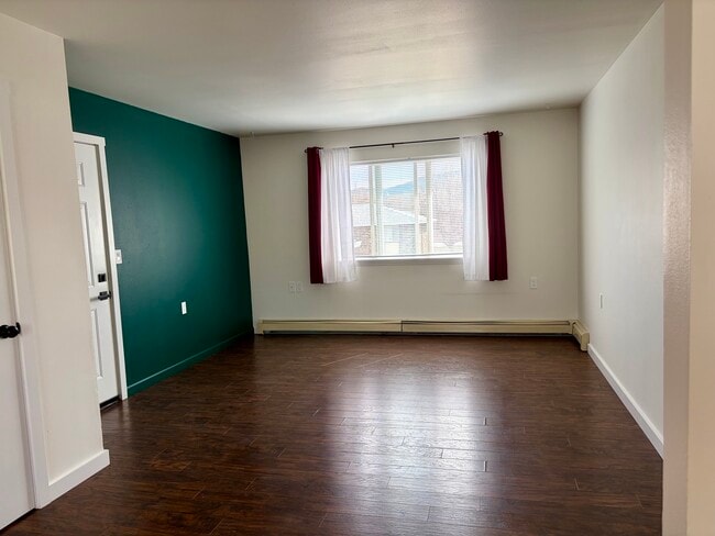 Building Photo - Helena - Quadplex