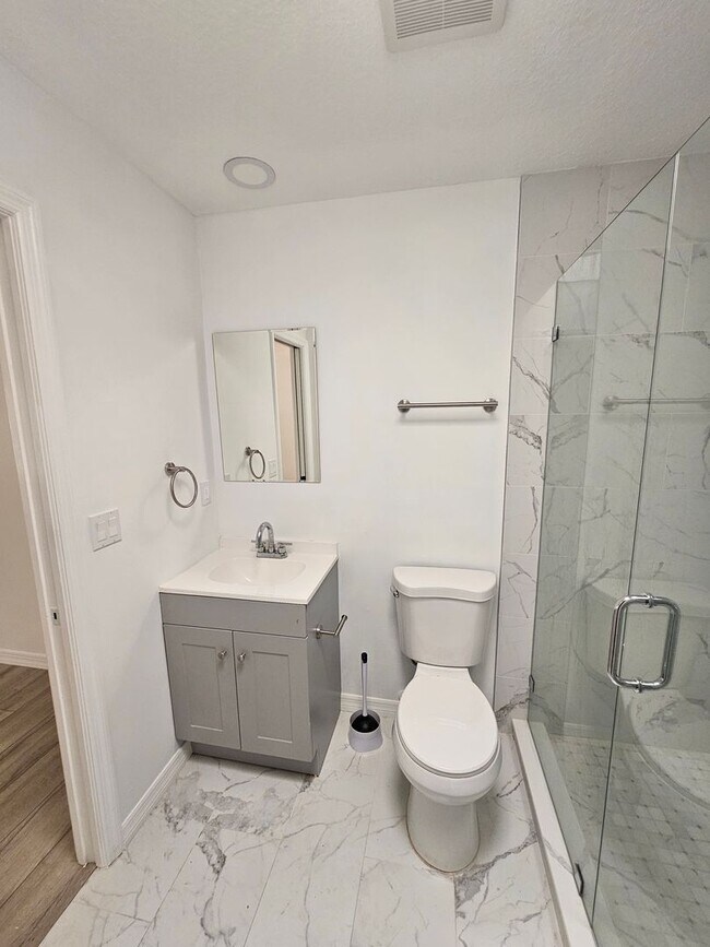 Building Photo - 1406 36th Ave