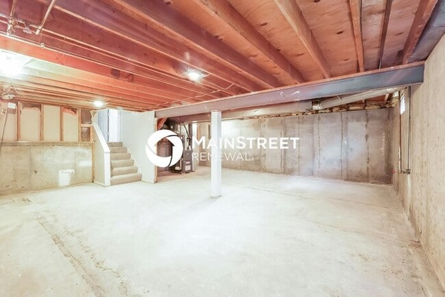 Building Photo - 3 Bedroom Pet-Friendly Home in Overland Park, KS with Main Street Renewal