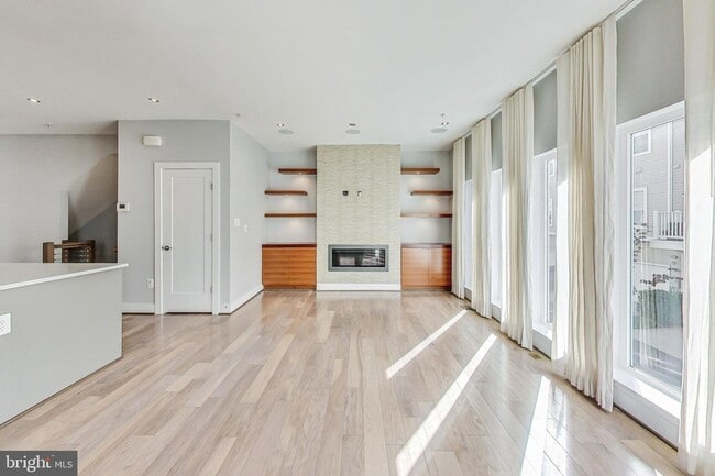 Building Photo - 1458 Piccard Dr