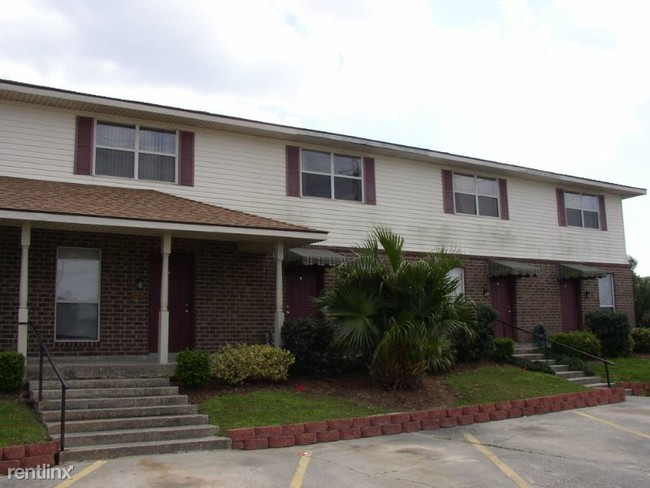 Building Photo - 2 br, 1.5 bath Condo - 4620 Pontchartrain Dr