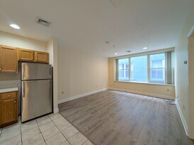 Building Photo - 15 Pearl St