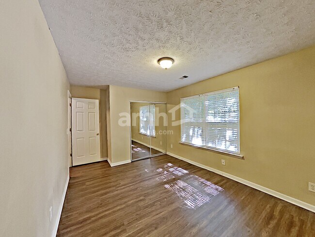 Building Photo - 315 Westminster Dr
