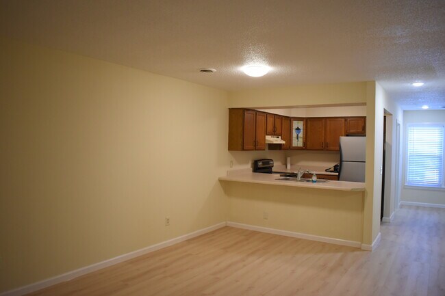 Building Photo - 2734 S 17th St