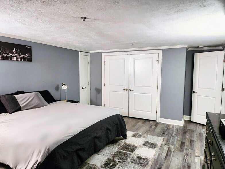 Building Photo - 31 Elliott St