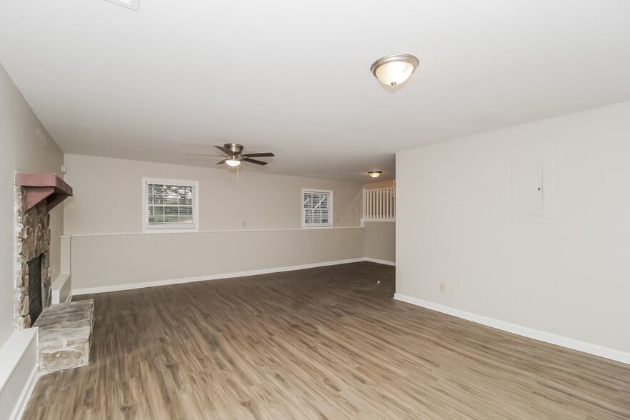 Building Photo - 2737 Pine Mountain Cir