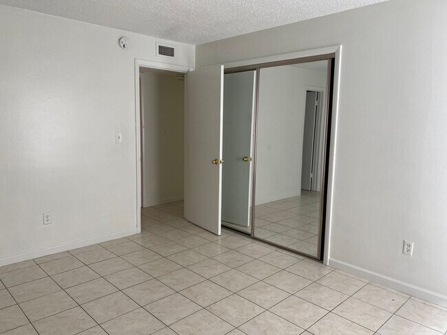 Building Photo - Weatherly Condominiums