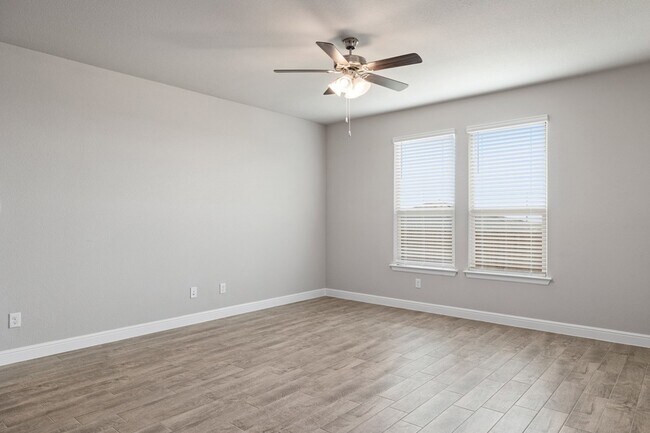 Building Photo - 180 Tanager Dr