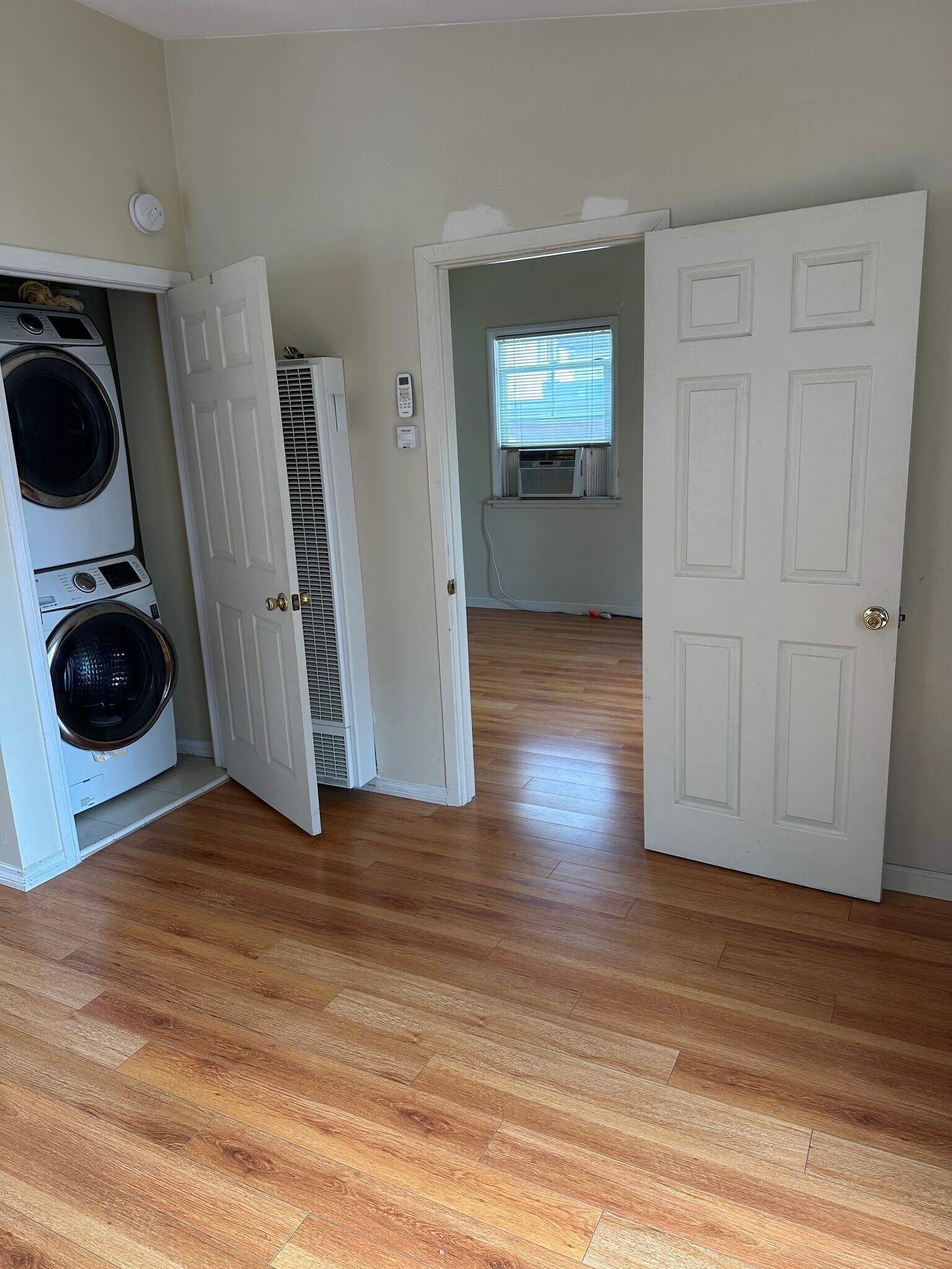 Building Photo - 3858 Bentley Ave