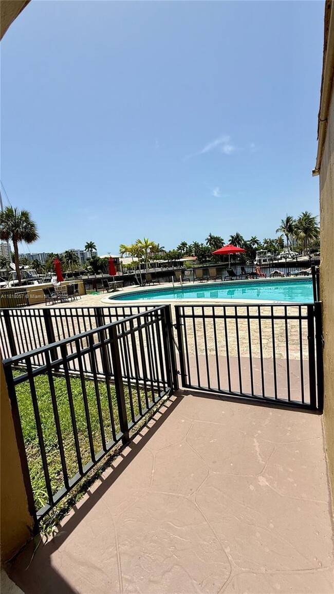 Building Photo - 301 Golden Isles Dr