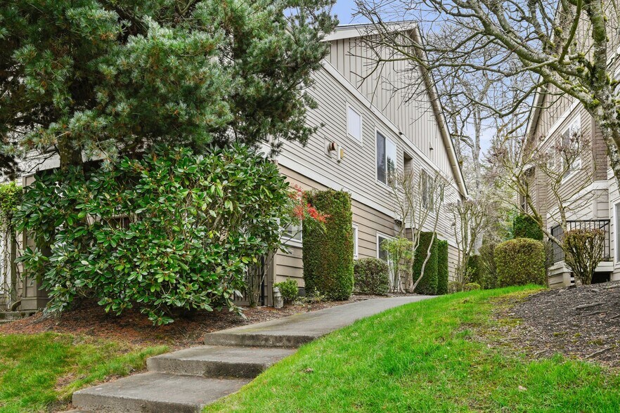 Building Photo - 2200 Tolmie Ave