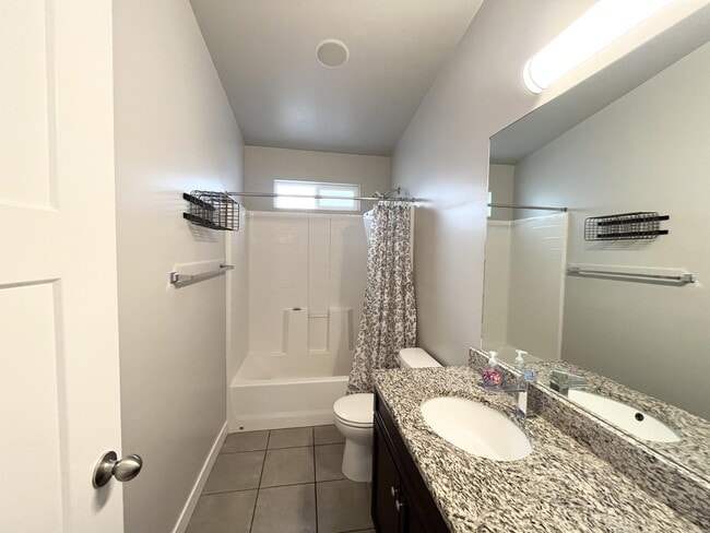Building Photo - 621 Koins Way