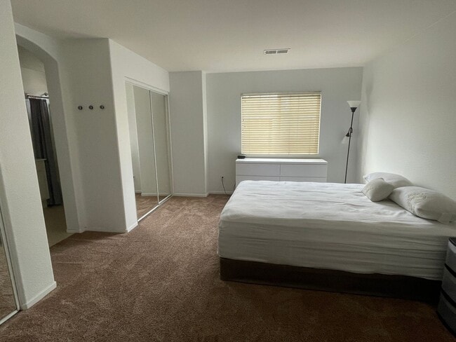 Building Photo - Furnished 2 Bedroom Condo in Otay Ranch
