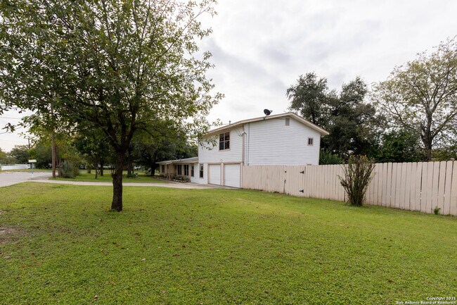 Building Photo - 224 Shadyview Dr
