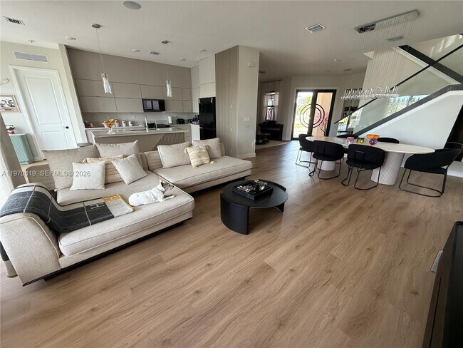 Building Photo - 17507 SW 43rd St