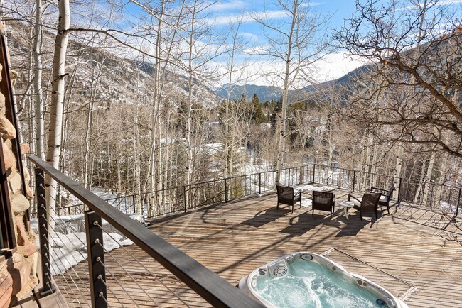 Building Photo - 164 Eastwood Rd