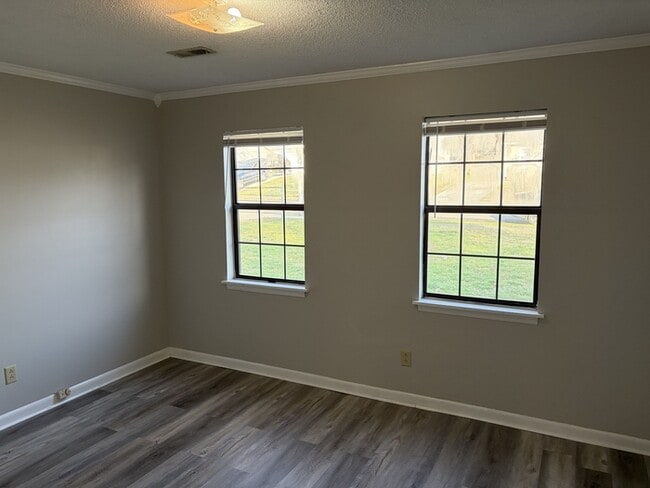 Building Photo - 13928 Hurstland Dr SW