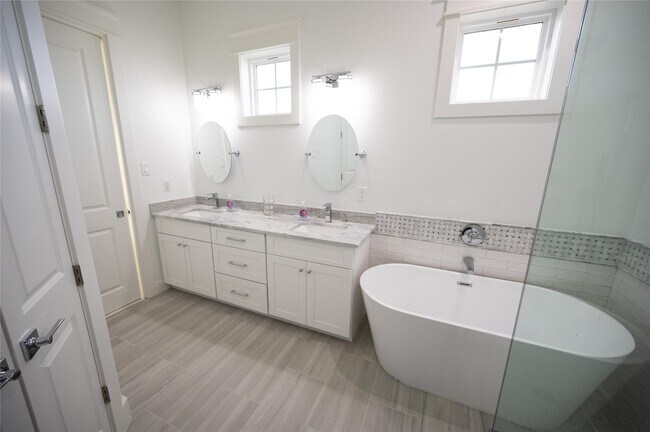 Building Photo - 18414 Indian Beach Ct