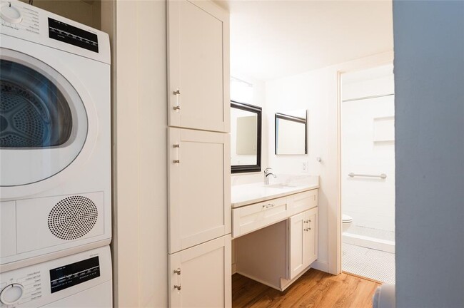 Building Photo - 7920 Rockwood Ln