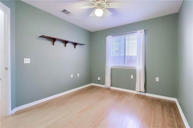 Building Photo - 1100 Emmitt Run