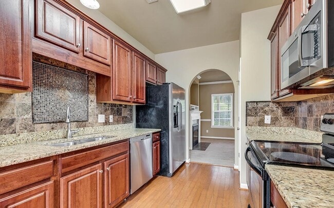 Building Photo - Pine Island Townhomes