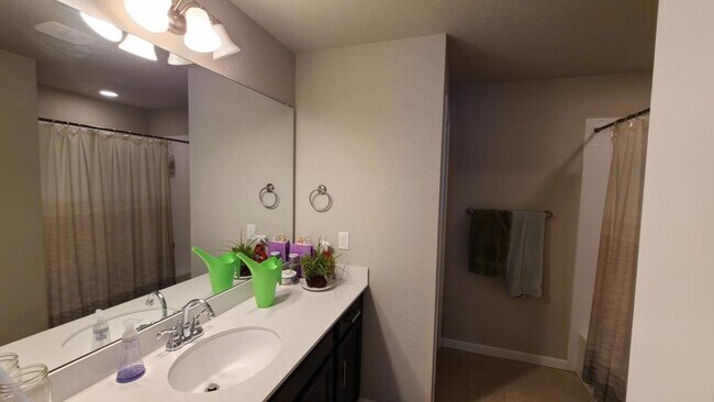 Building Photo - 608 Stonebridge Drive