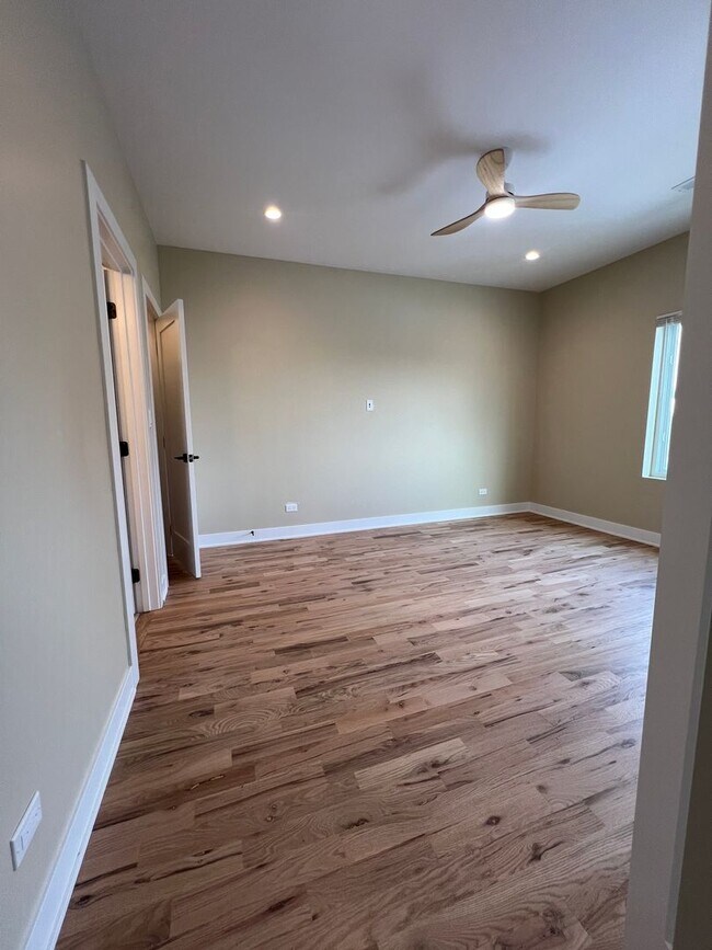 Building Photo - 4231 S Champlain Ave