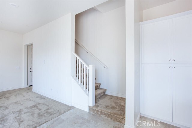 Building Photo - 198 Frame