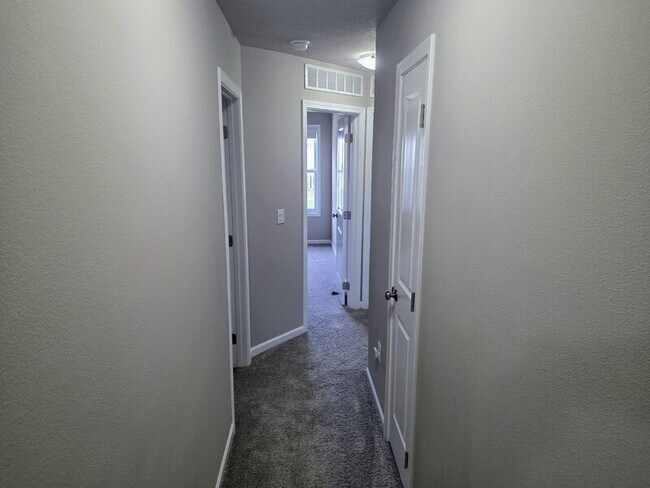 Building Photo - 2316 Hazeltine Pl