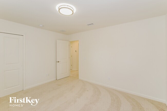 Building Photo - 456 Monet Ave