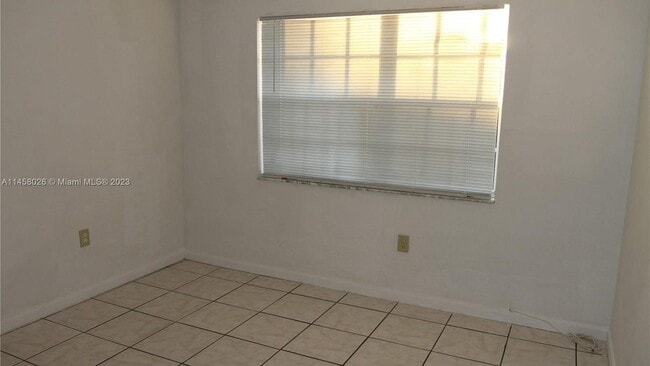 Building Photo - 6473 SW 128th Ct