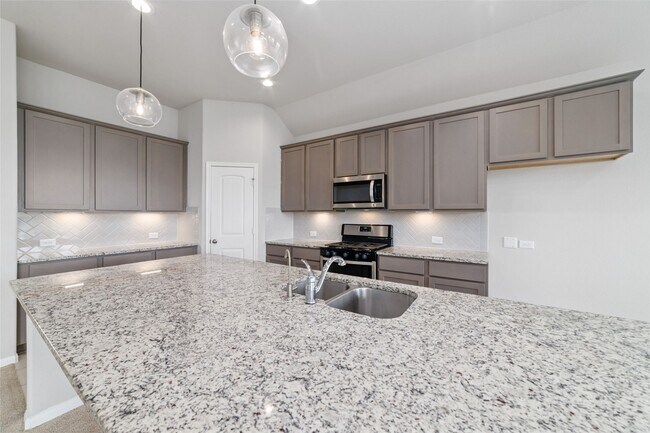 Building Photo - 77 Carmel Dr