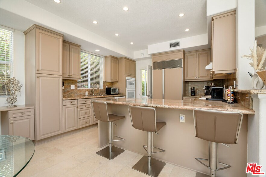 Building Photo - 7201 Rockridge Ter