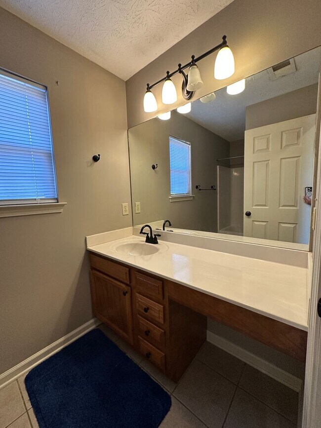 Building Photo - **COMING SOON!** Charming 3-Bedroom, 2-Bath Home in South Lexington! Attached Garage, W/D, Deck