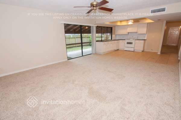 Building Photo - 18110 Navajo Trail Dr
