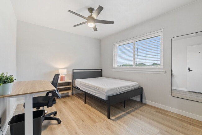 Building Photo - 1910 N Floyd Rd