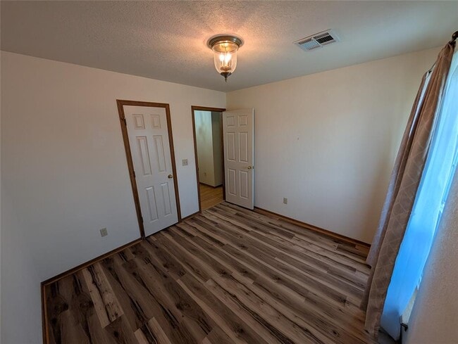 Building Photo - 2817 Brompton Dr