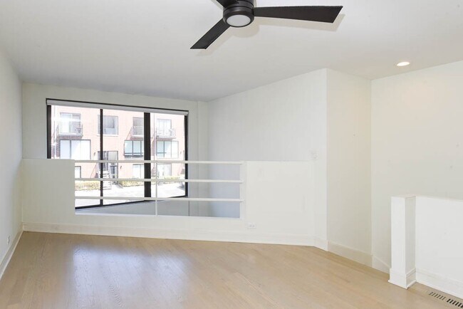 Building Photo - 959 W Grace St