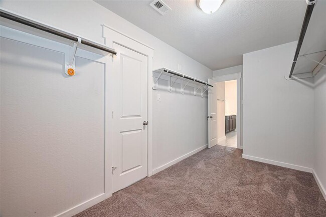 Building Photo - 16342 Rockdale Landing Dr