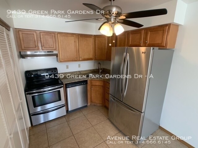 Building Photo - 9439 Green Park Gardens Dr