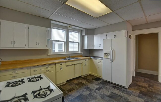 Building Photo - 1441 W Macon St