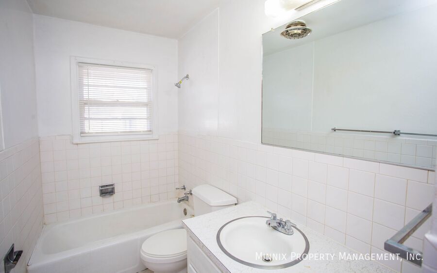 Building Photo - 5432 6th St