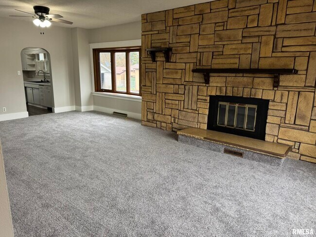 Building Photo - 3122 W Locust St