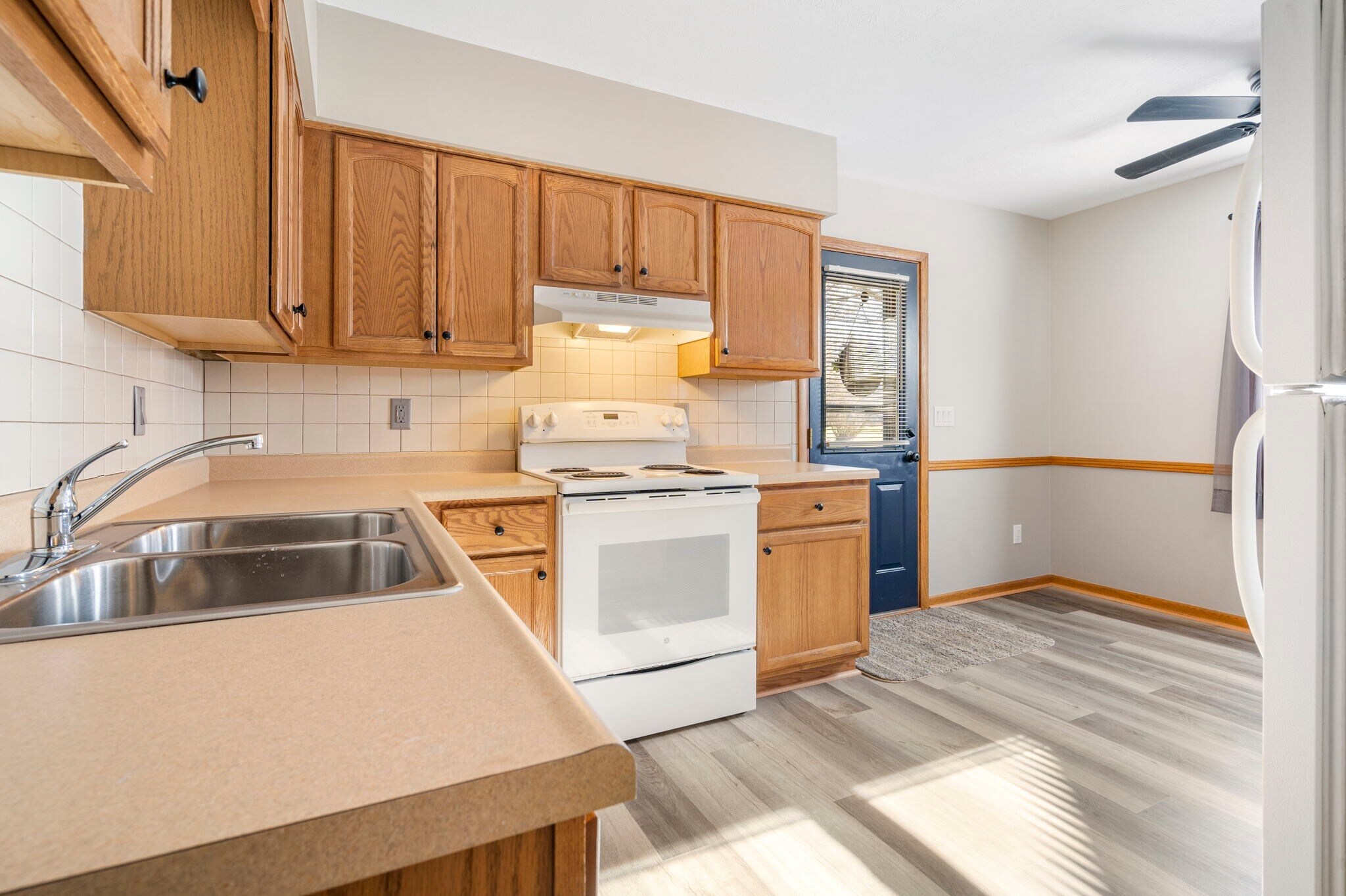 Building Photo - 2601 S Seneca Ave