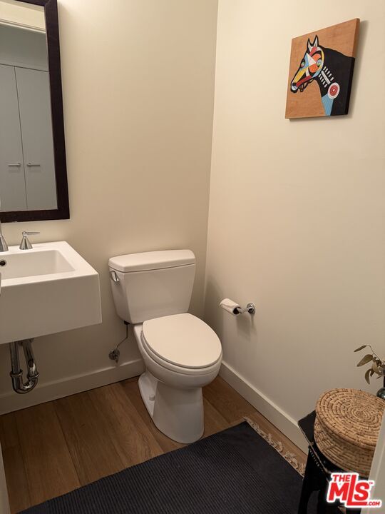 Building Photo - 940 E 2nd St