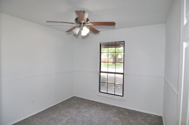 Building Photo - 205 Juniper Dr