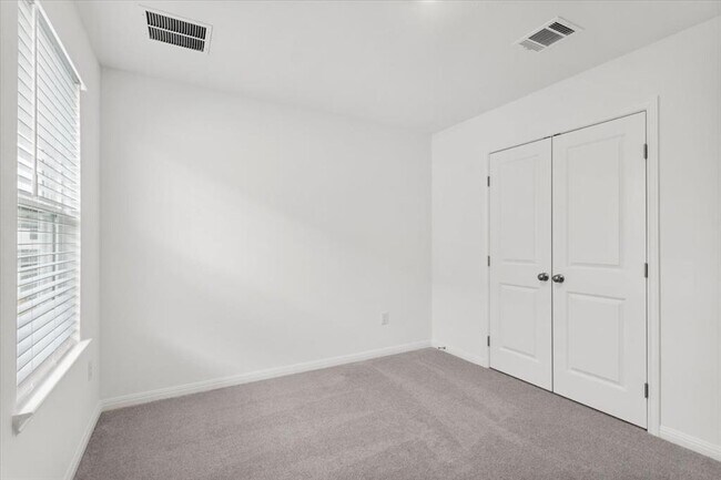 Building Photo - 13916 Ausarina Trce