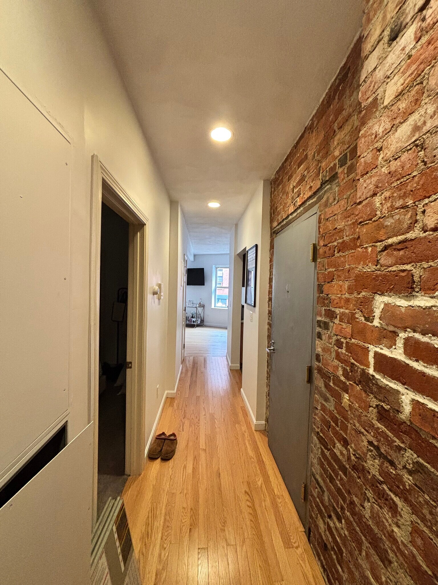 Entrance Way(2) - 378 North St