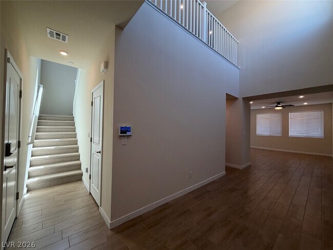 Building Photo - 227 Jaldena Ln