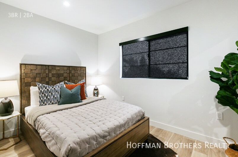 Building Photo - 221 Lucas Ave